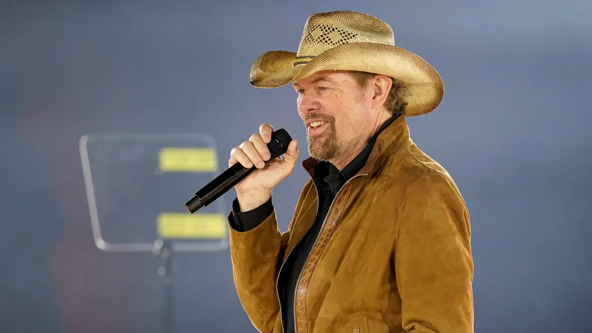 Toby Keith Continues to Shine Despite Stomach Cancer Battle